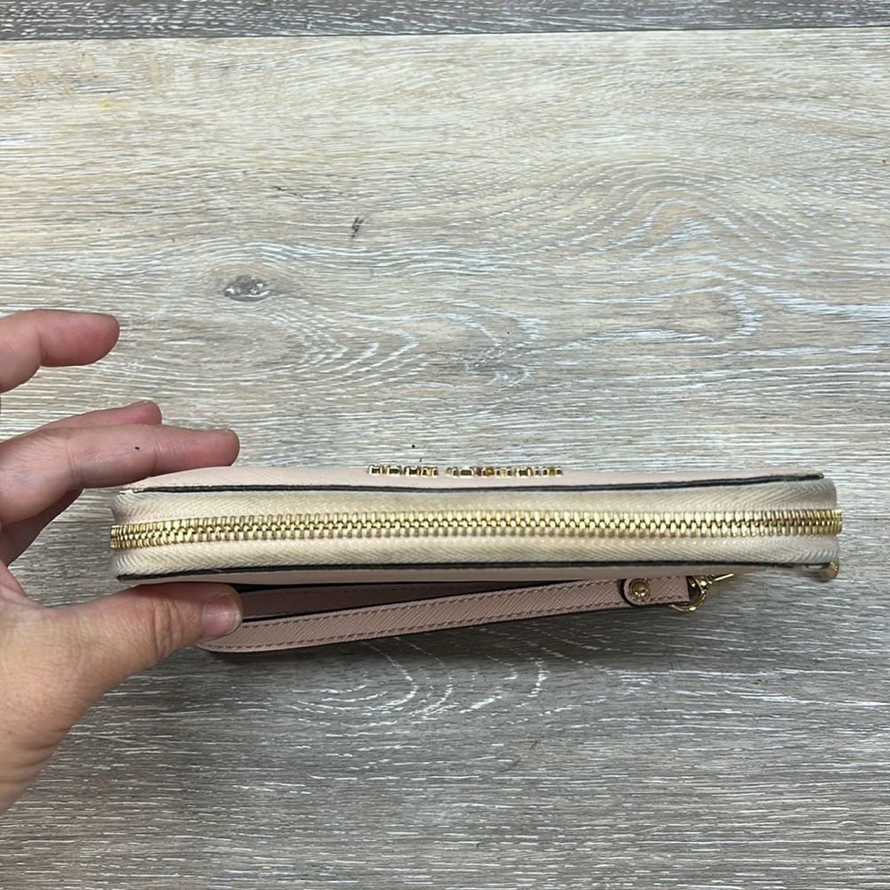 0327 Michael Kors full zip wallet - Picture 3 of 8